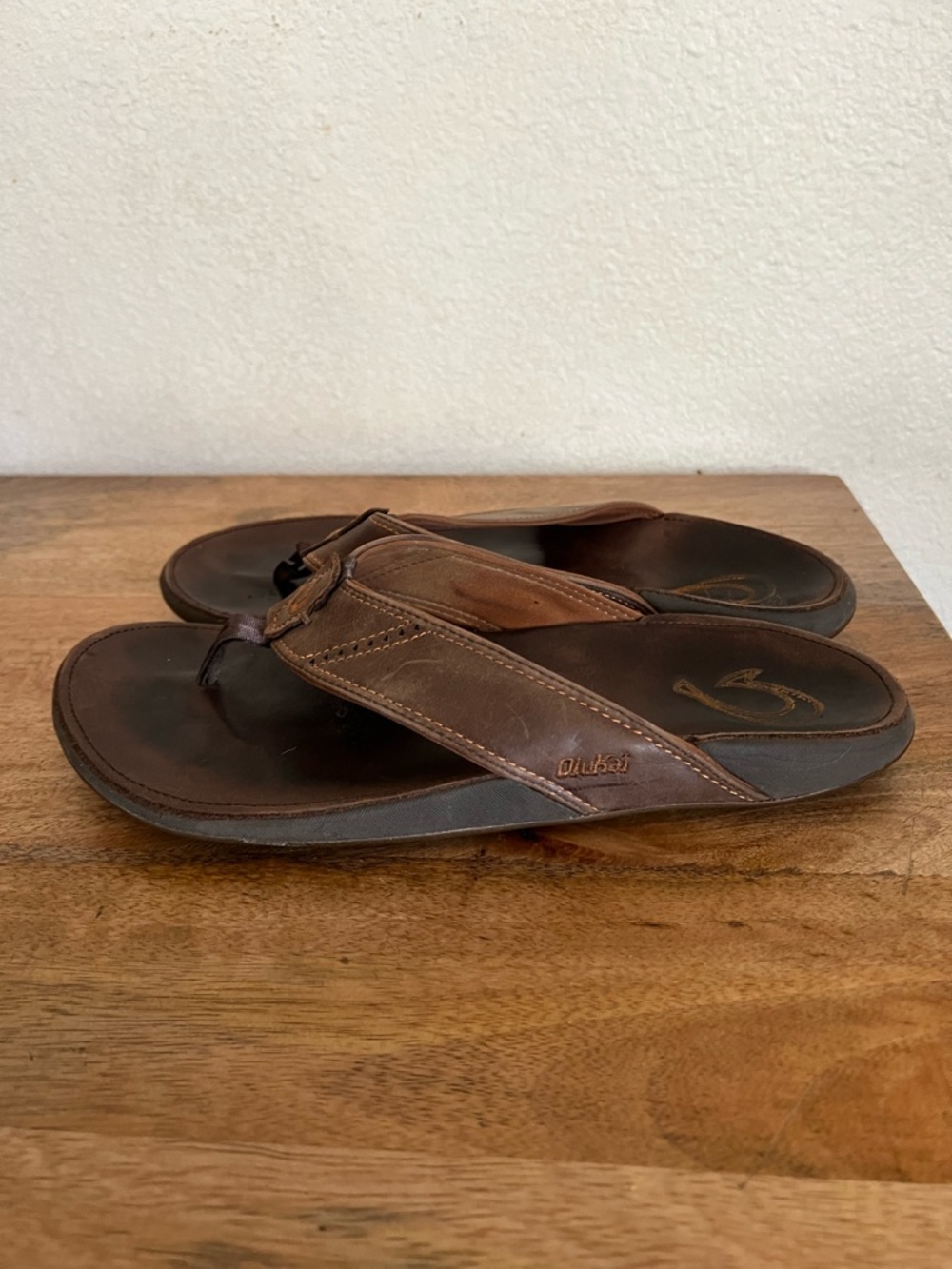 OluKai Nui Men's Sandals Brown Leather Flip-Flops Thongs Size 10 - Picture 5 of 11